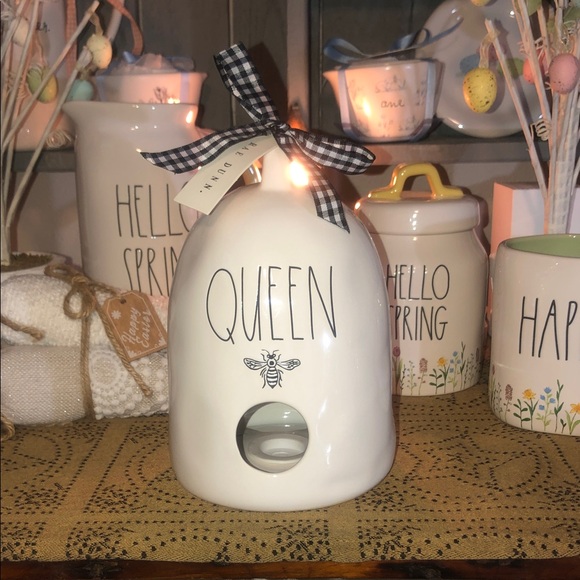 Rae Dunn Other - Rae Dunn QUEEN 🐝 Domed Birdhouse